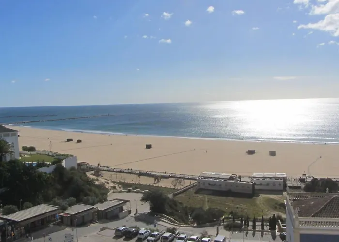 Girafa Mit Blick Auf Wasser By Interhome