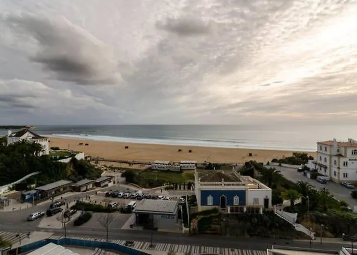 Girafa Mit Blick Auf Wasser By Interhome